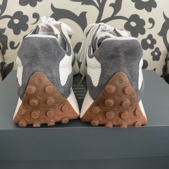 Men’s New Balance 327 Size 8.5 - Picture 4 of 6